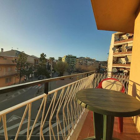 Diana Apartamento Con Terraza Muy Cerca Del Mar Pineda de Mar Ngoại thất bức ảnh
