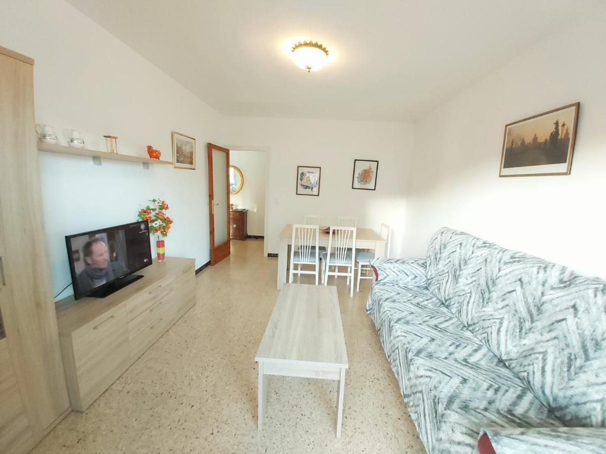Diana Apartamento Con Terraza Muy Cerca Del Mar Pineda de Mar Ngoại thất bức ảnh