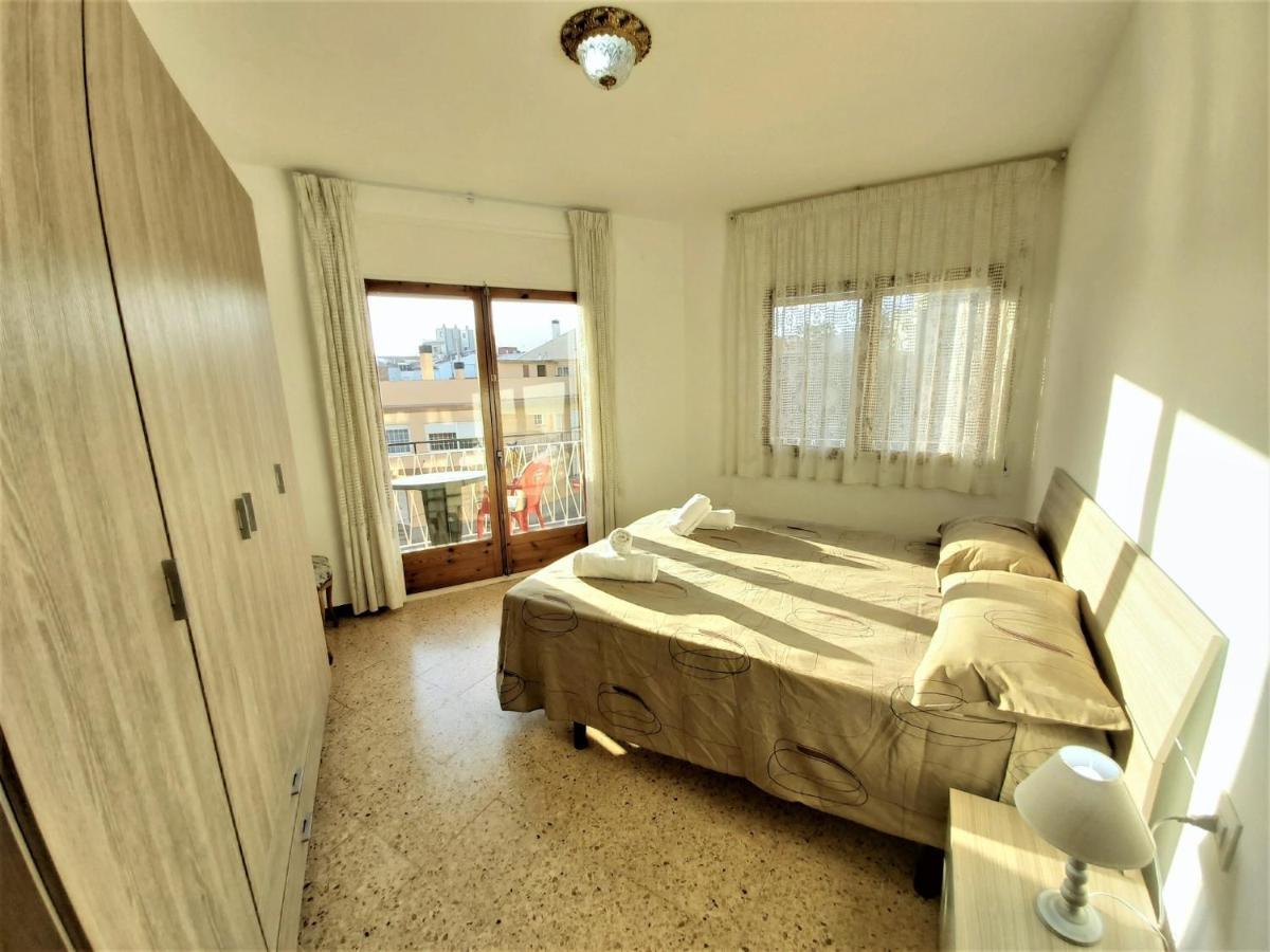 Diana Apartamento Con Terraza Muy Cerca Del Mar Pineda de Mar Ngoại thất bức ảnh