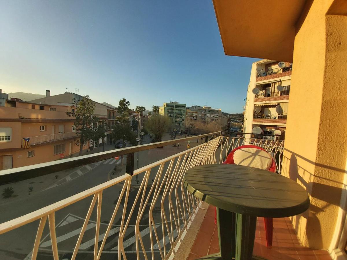 Diana Apartamento Con Terraza Muy Cerca Del Mar Pineda de Mar Ngoại thất bức ảnh